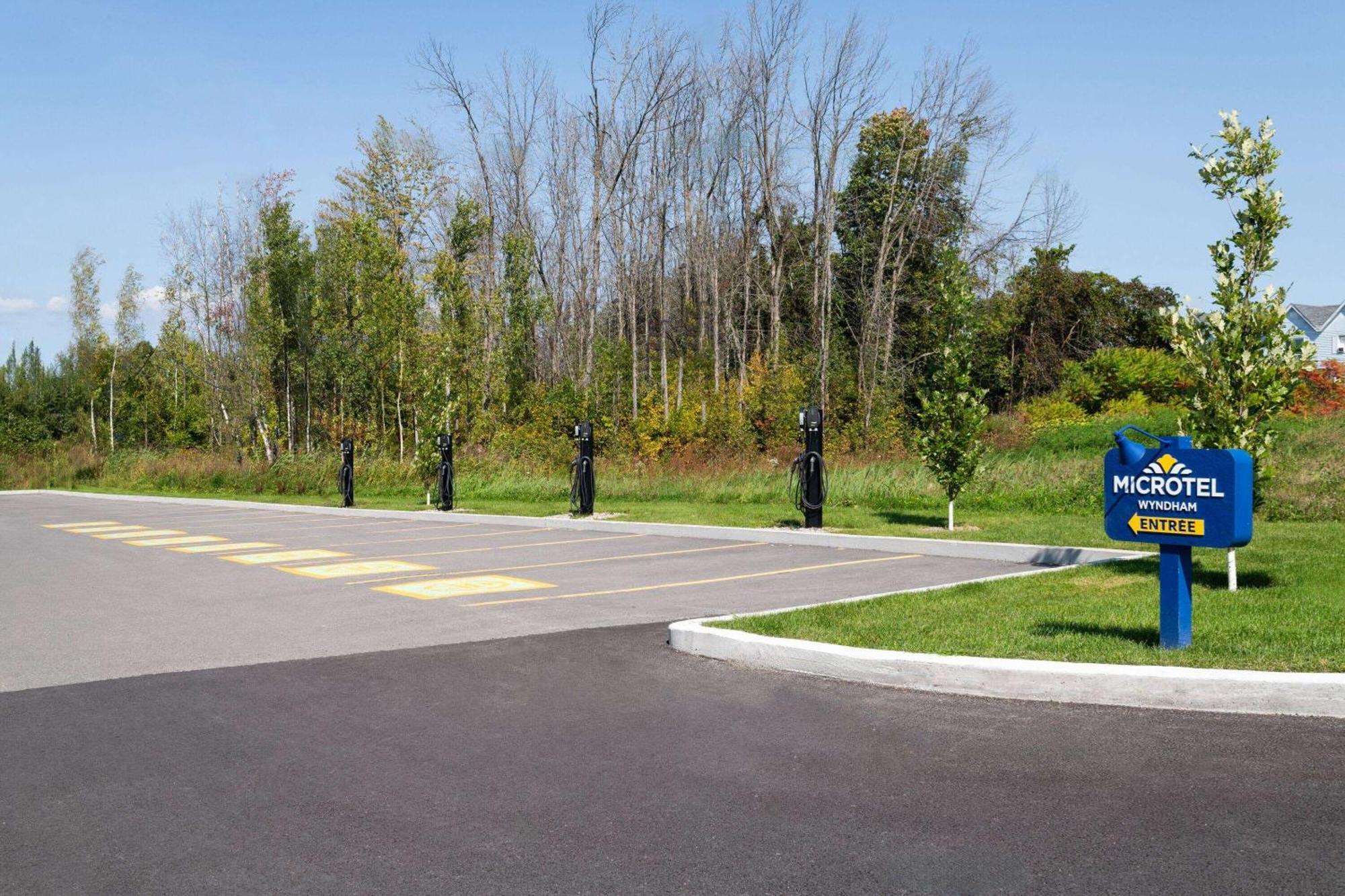 Microtel Inn & Suites By Wyndham Lachute Kültér fotó