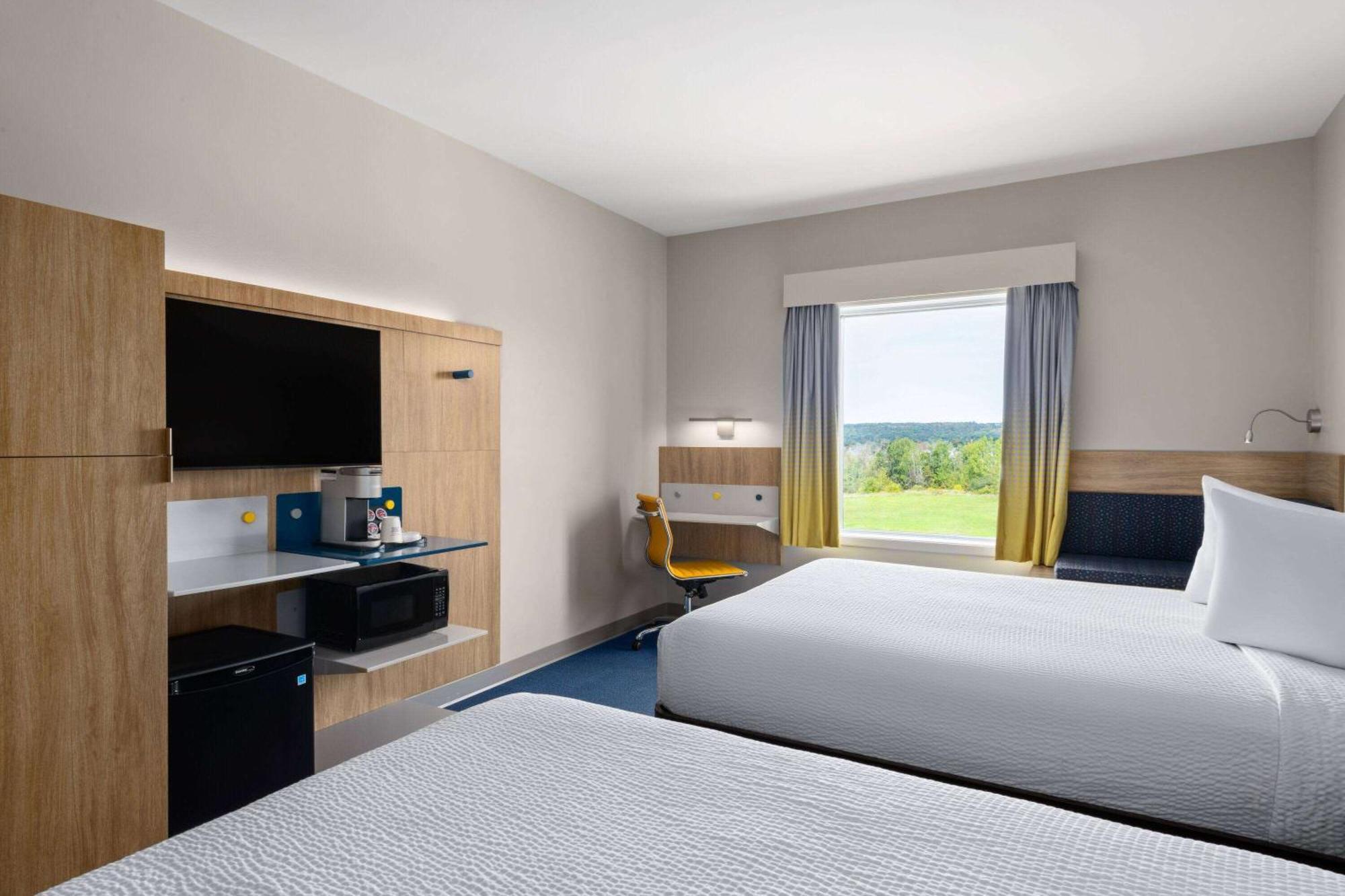 Microtel Inn & Suites By Wyndham Lachute Kültér fotó