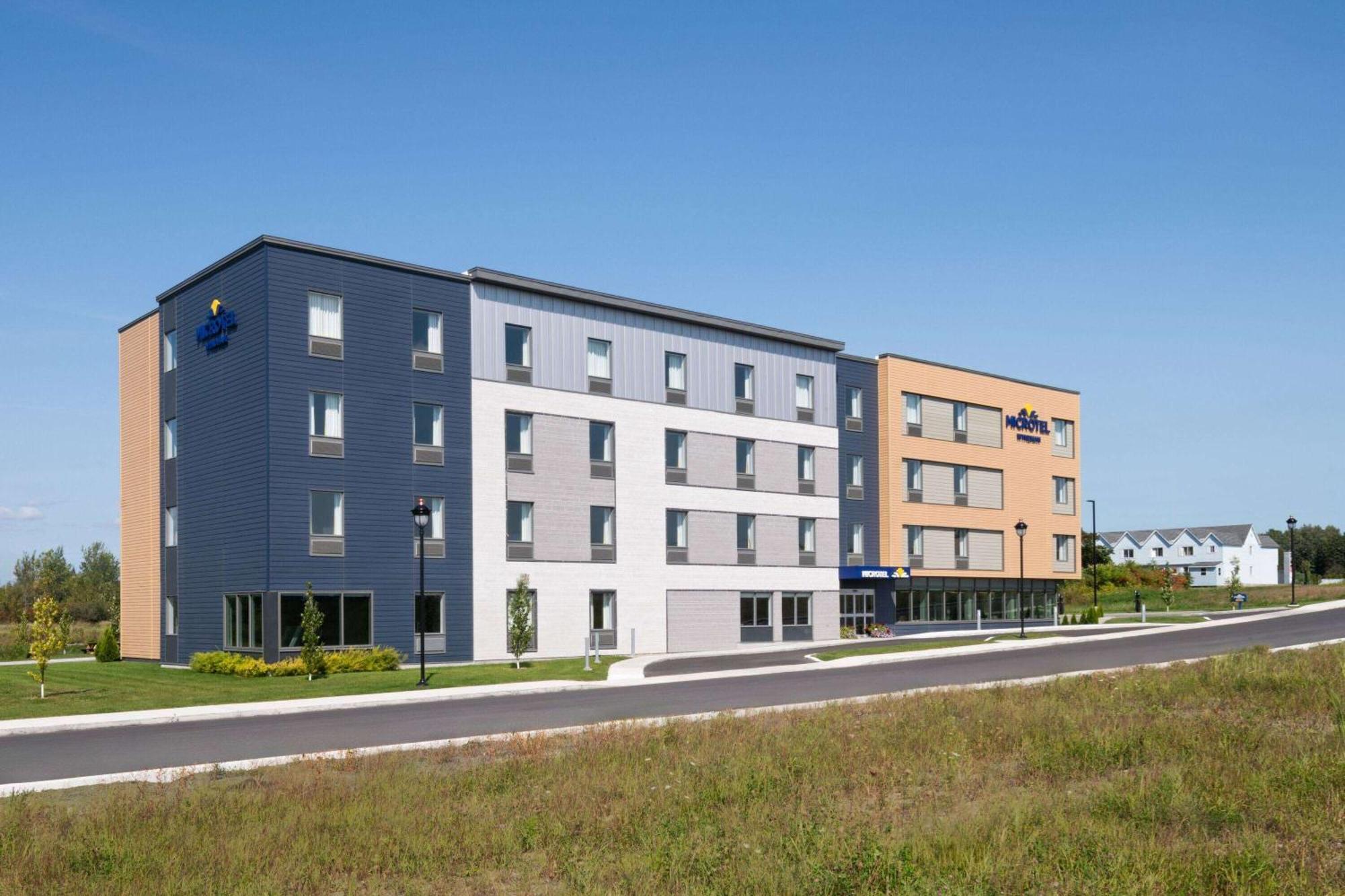 Microtel Inn & Suites By Wyndham Lachute Kültér fotó